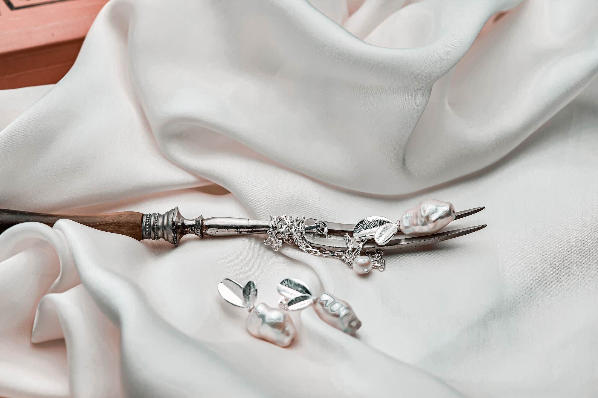 Takı Mücevher Fotoğraf Çekimi Öncesi Hazırlık – Profesyonel Mücevher ve Takı Görselleri İçin Adım Adım Rehber - Özay Aydın Blog